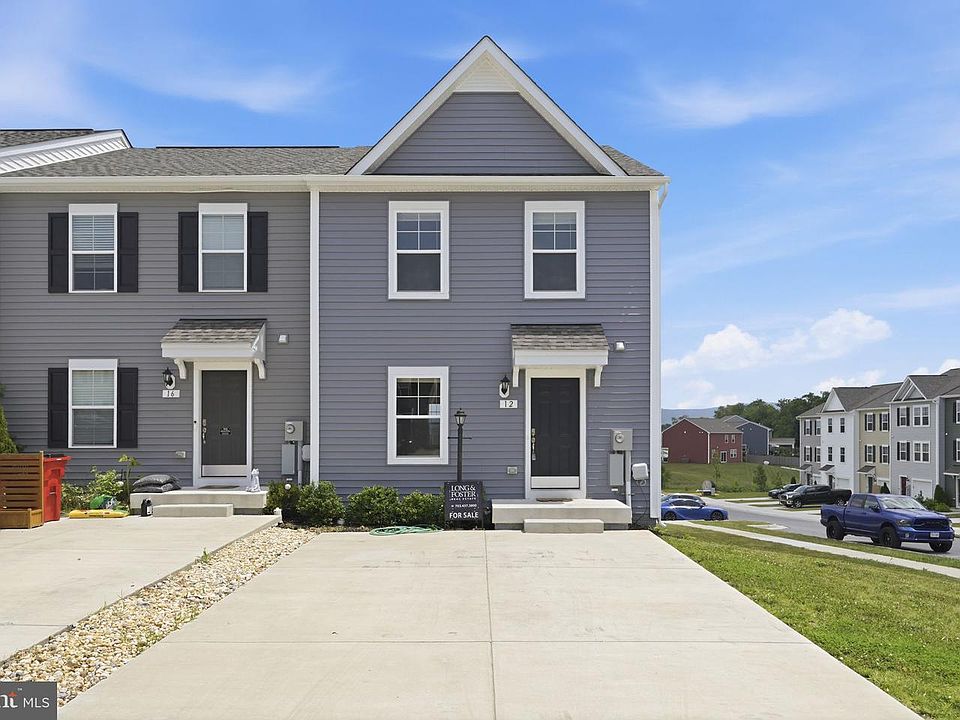 1st image of 12 Orchard Green Dr