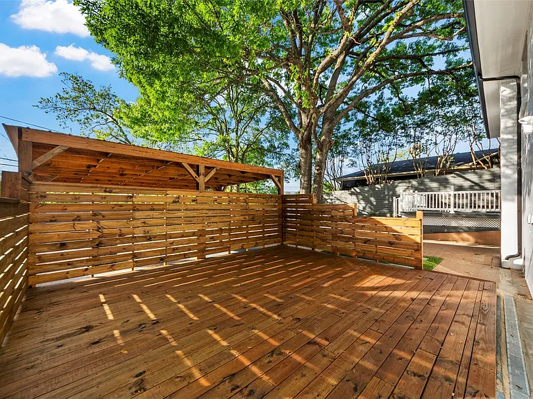 7041 Freemont St — Photo 32