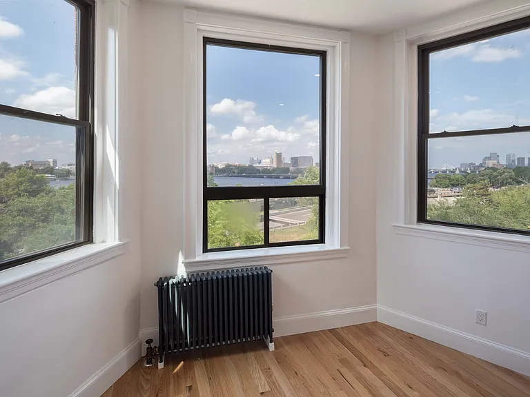31 Bay State Rd #4 — Photo 2