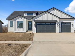 1370 NW Alderleaf Dr, Waukee, IA 50263