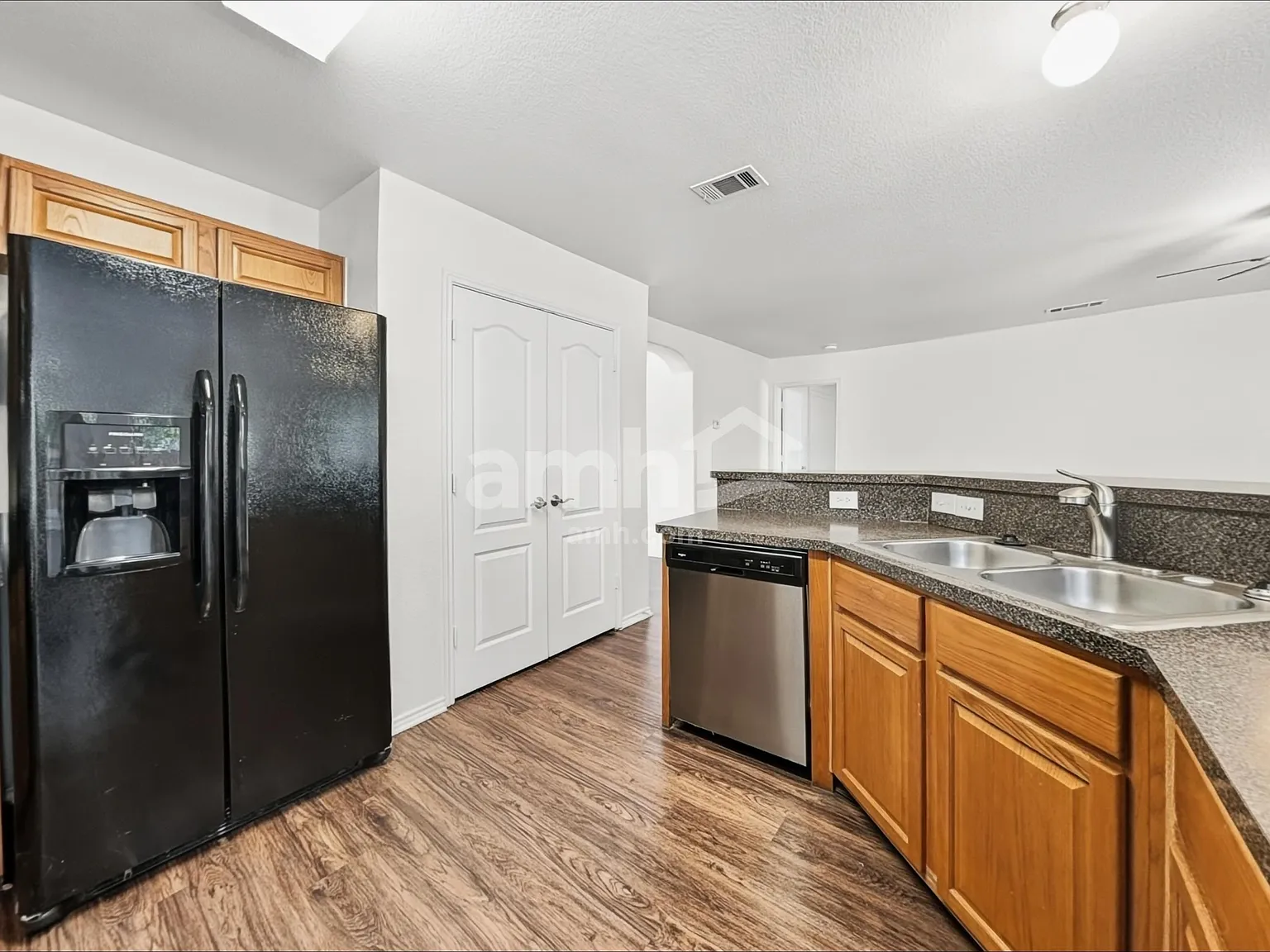 4 bed, 2.0 bath, 2173 sqft, $2,545 — Photo 4
