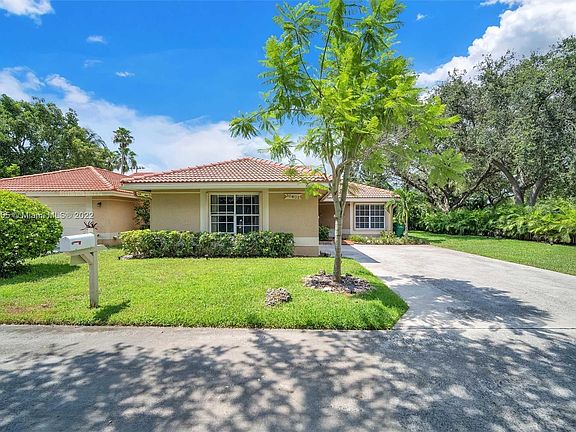 3rd image of 10401 NW 10th Ct