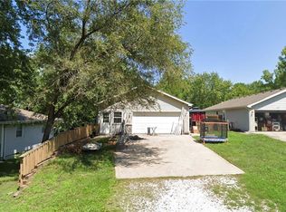 419 N 2nd St, Trimble, MO 64492