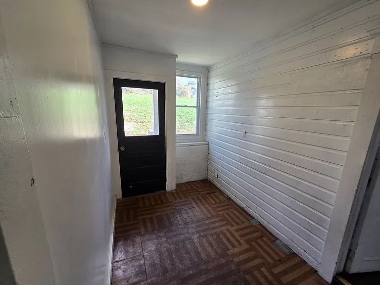 272 Locust Ave — Photo 15