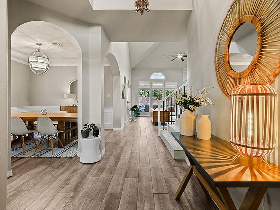 4th image of 503 Connemara Ct