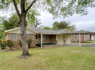 929 Acorn St, Bedford, TX 76022