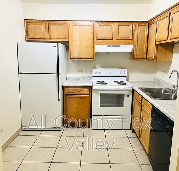 2246 W Nichols Rd #A — Photo 4