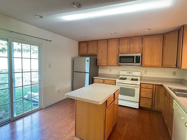 1205 Corolla Ct — Photo 4