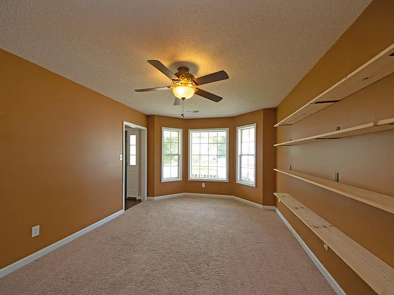 1112 Huff Dr — Photo 15