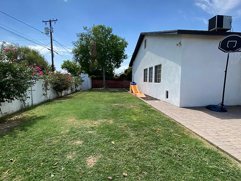 8533 E Vernon Ave — Photo 15