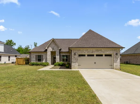 157 River Run Dr, Tupelo, MS 38801