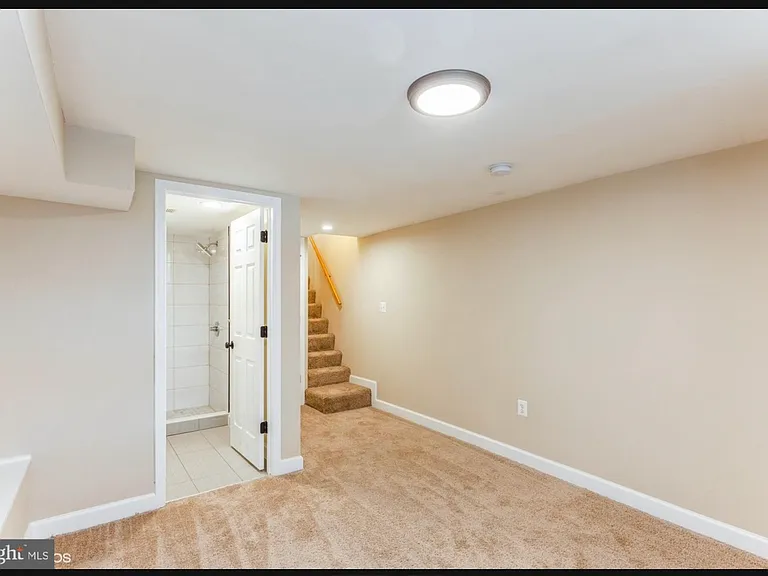27 S Robinson St — Photo 10