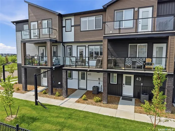 UNIT 41-651 Dubois CRESCENT, Saskatoon, SK S7V 1N3