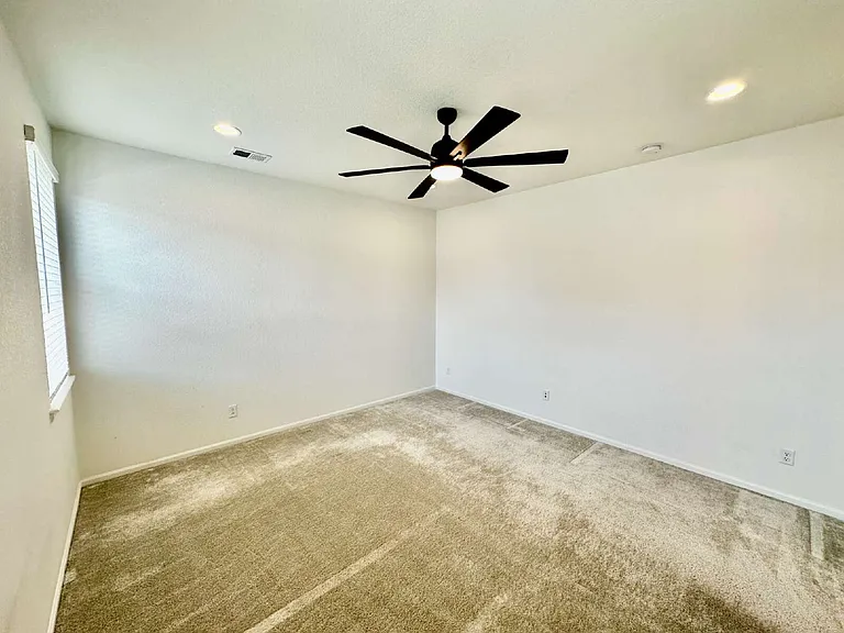 3983 Castle Vista Dr — Photo 16