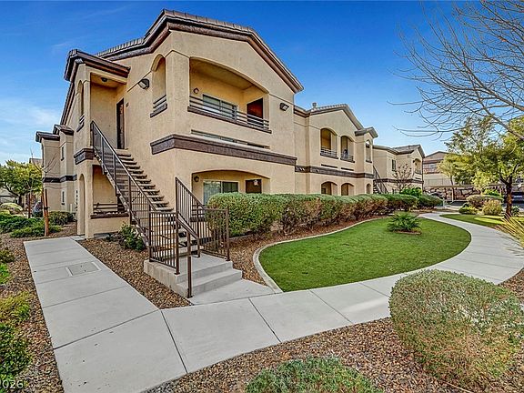 2nd image of 2291 W Horizon Ridge Pkwy Unit 5129