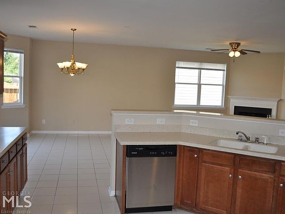 5th image of 2772 Meadow Trace Dr