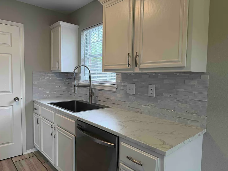 1227 S Camellia Ln — Photo 2