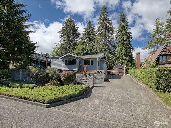 2nd image of 612 9th Avenue