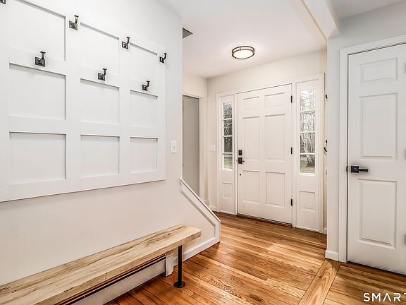 3rd image of 408 Hut Hill Road