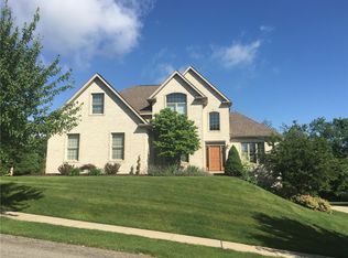 136 Southridge Dr, Cranberry Township, PA