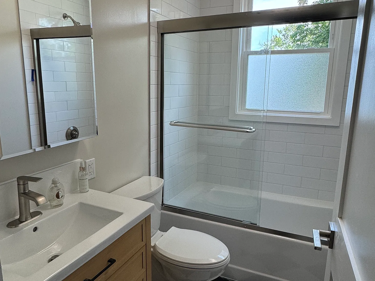 86 Abbott St — Photo 2