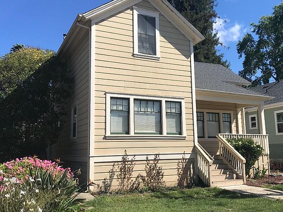 2nd image of 130 Blaine St