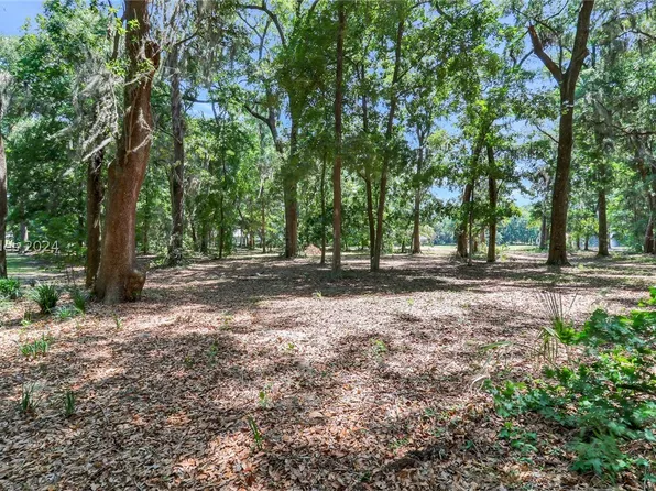 6 Colleton River Dr, Hilton Head Island, SC 29926