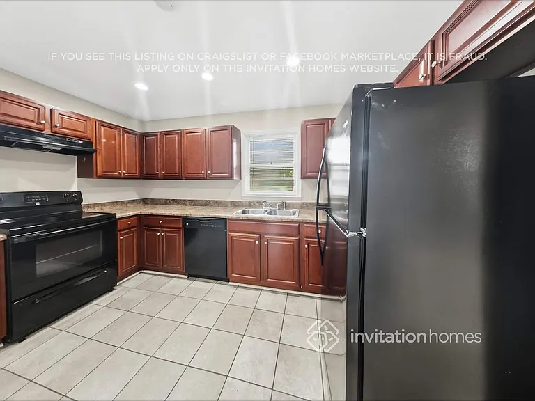624 Princess Cir — Photo 7