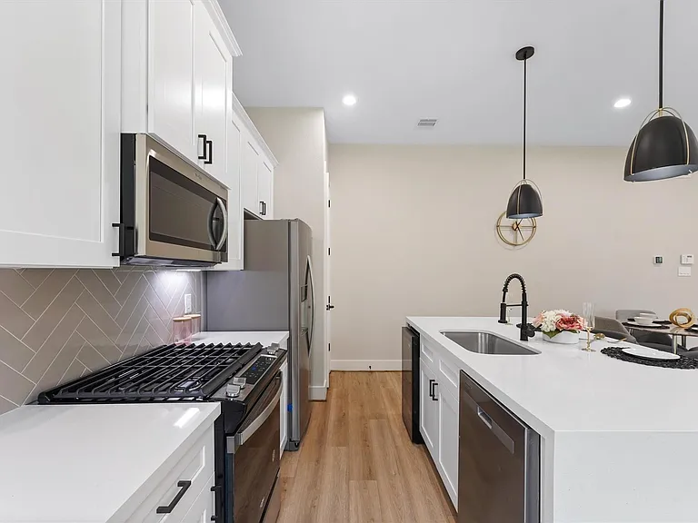 2131 Blalock Rd #J — Photo 21