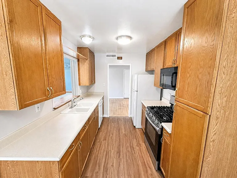 4549 Lippi Pkwy — Photo 12