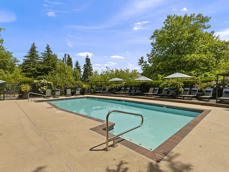 Skyline Redmond — Photo 17