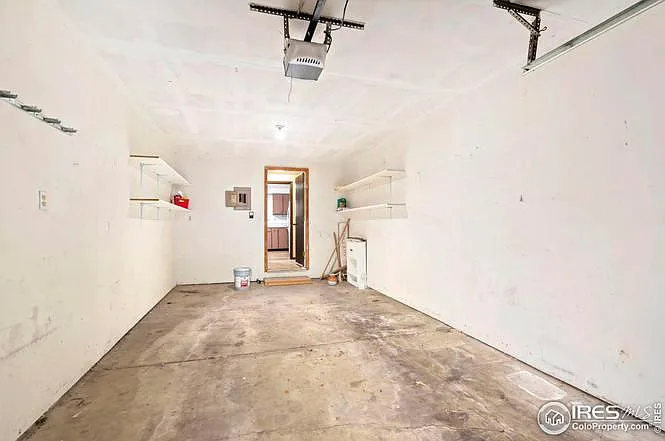 2216 Albany Ct — Photo 24