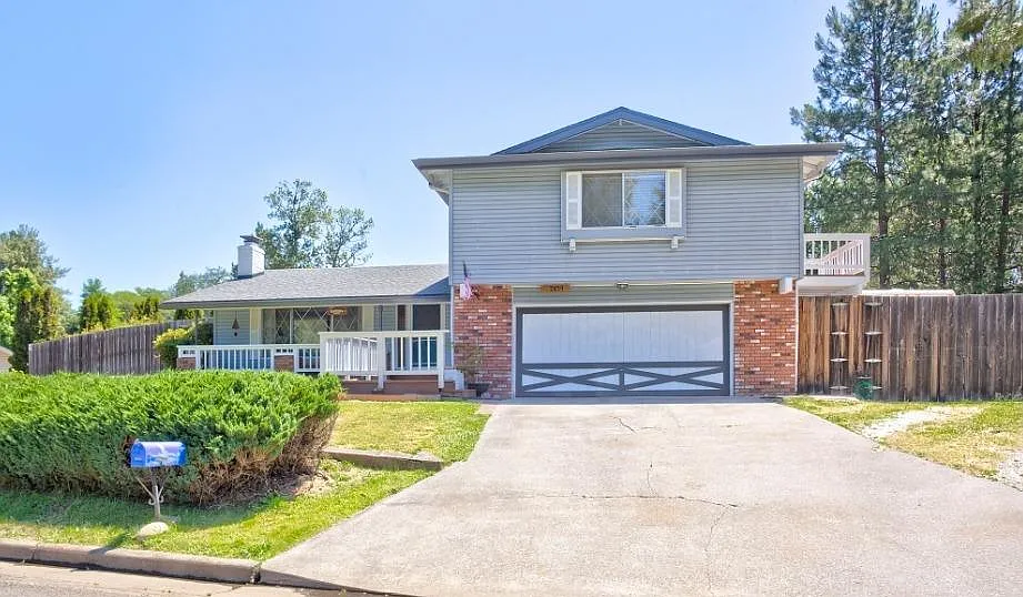 2859 Florer Dr photo 1