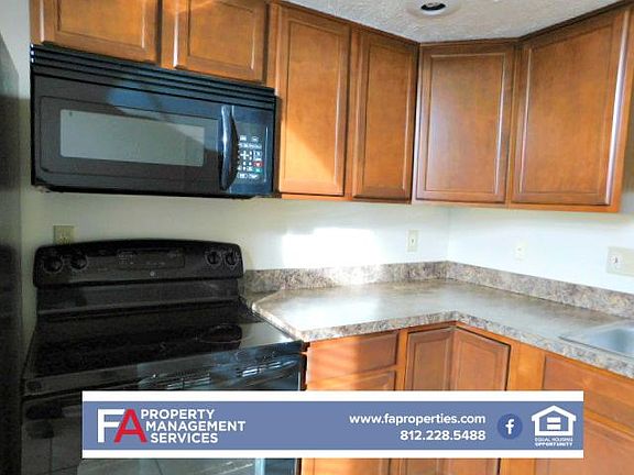 2nd image of 3808 Park Ridge Dr