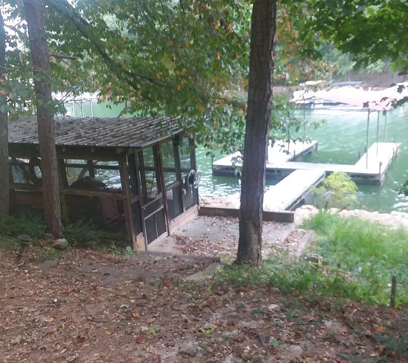 2nd image of 3270 Crestview Dr