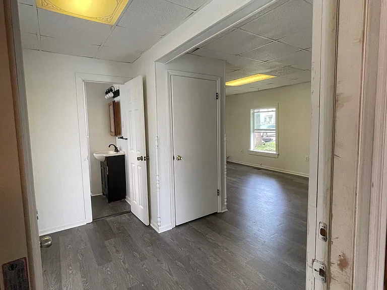 373 W Church St — Photo 4