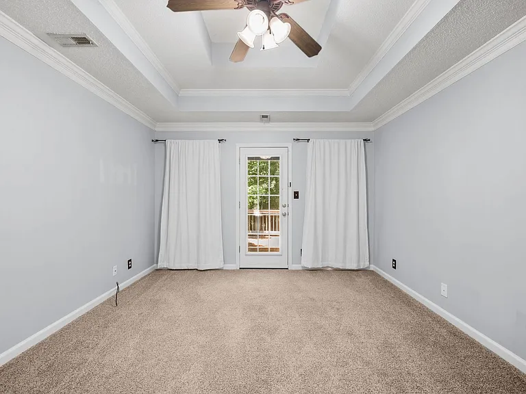 4433 Taylor Hall Ln — Photo 17