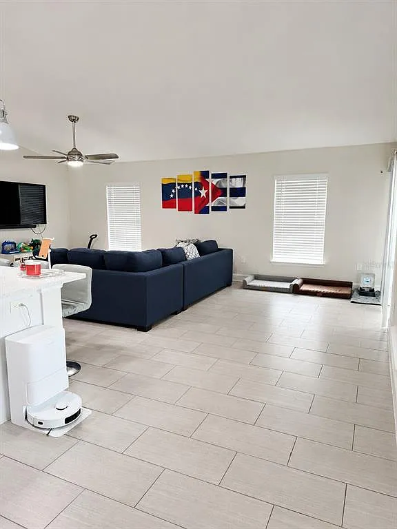 3 bed, 2.0 bath, 1595 sqft, $2,650 — Photo 4