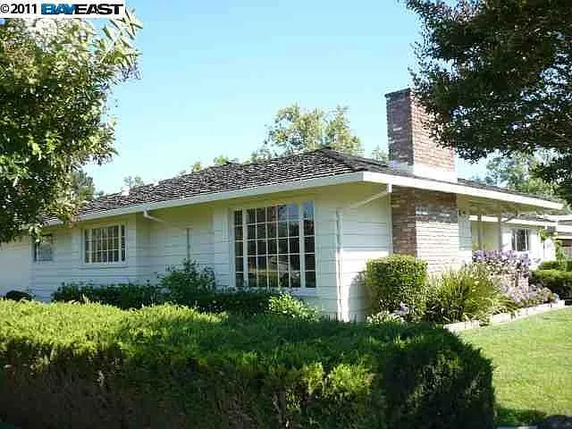 2363 Chateau Way photo 1