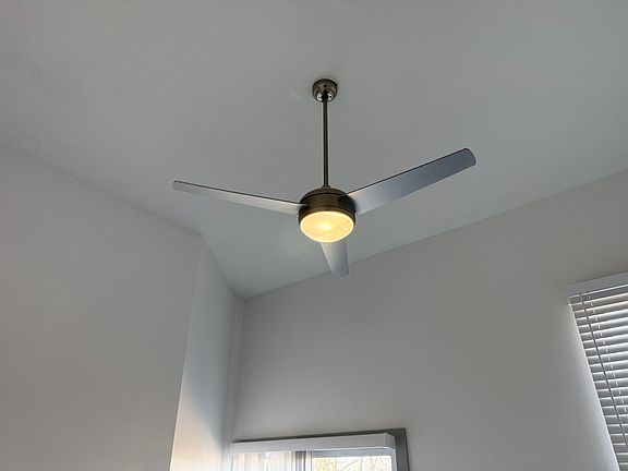 5th image of 300 Fairview Ave