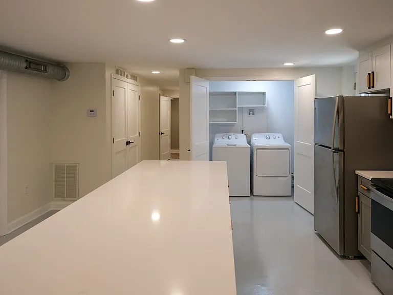 27 Swanson Ct — Photo 6
