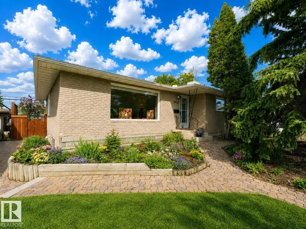 5832 114a St NW, Edmonton, AB T6H 3N1