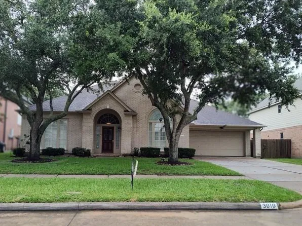 3010 Ravensport Dr, Pearland, TX 77584