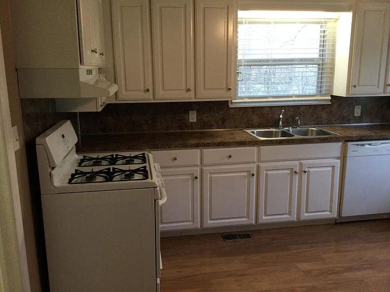 1201 Huntington Way — Photo 26