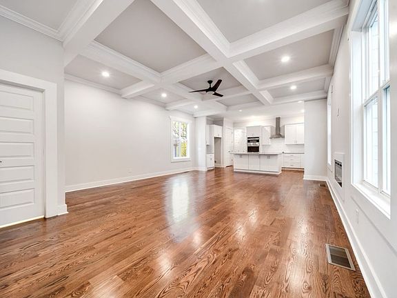 2nd image of 4010B Clifton Ave