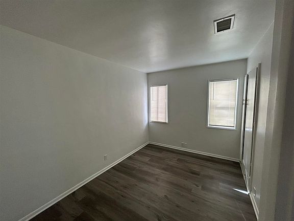 3rd image of 2210 Chestnut Ave #0