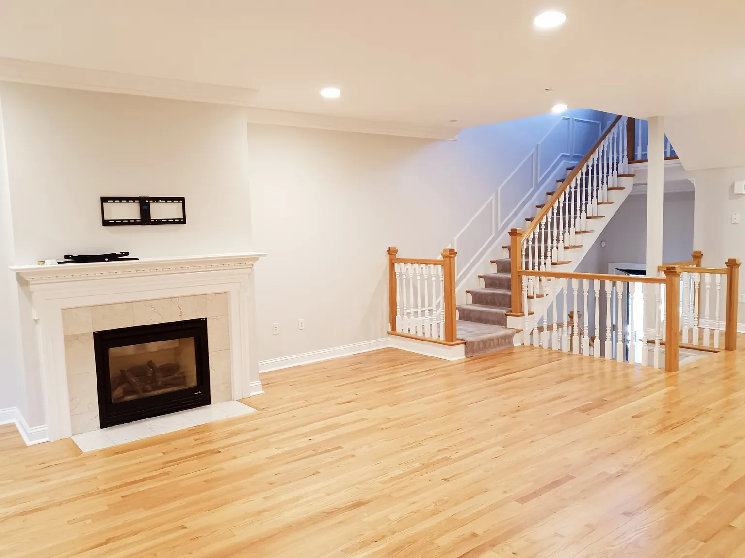 4 bed, 3.5 bath, 2670 sqft, $7,500 — Photo 3