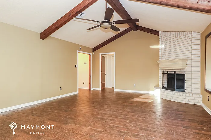 3 bed, 2.0 bath, 1395 sqft, $1,795 — Photo 4