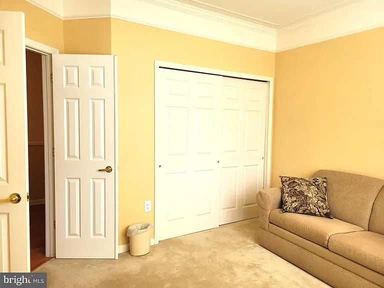 Middle Bedroom