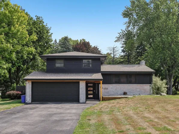 450 Rip Van Winkle DRIVE, Waukesha, WI 53186